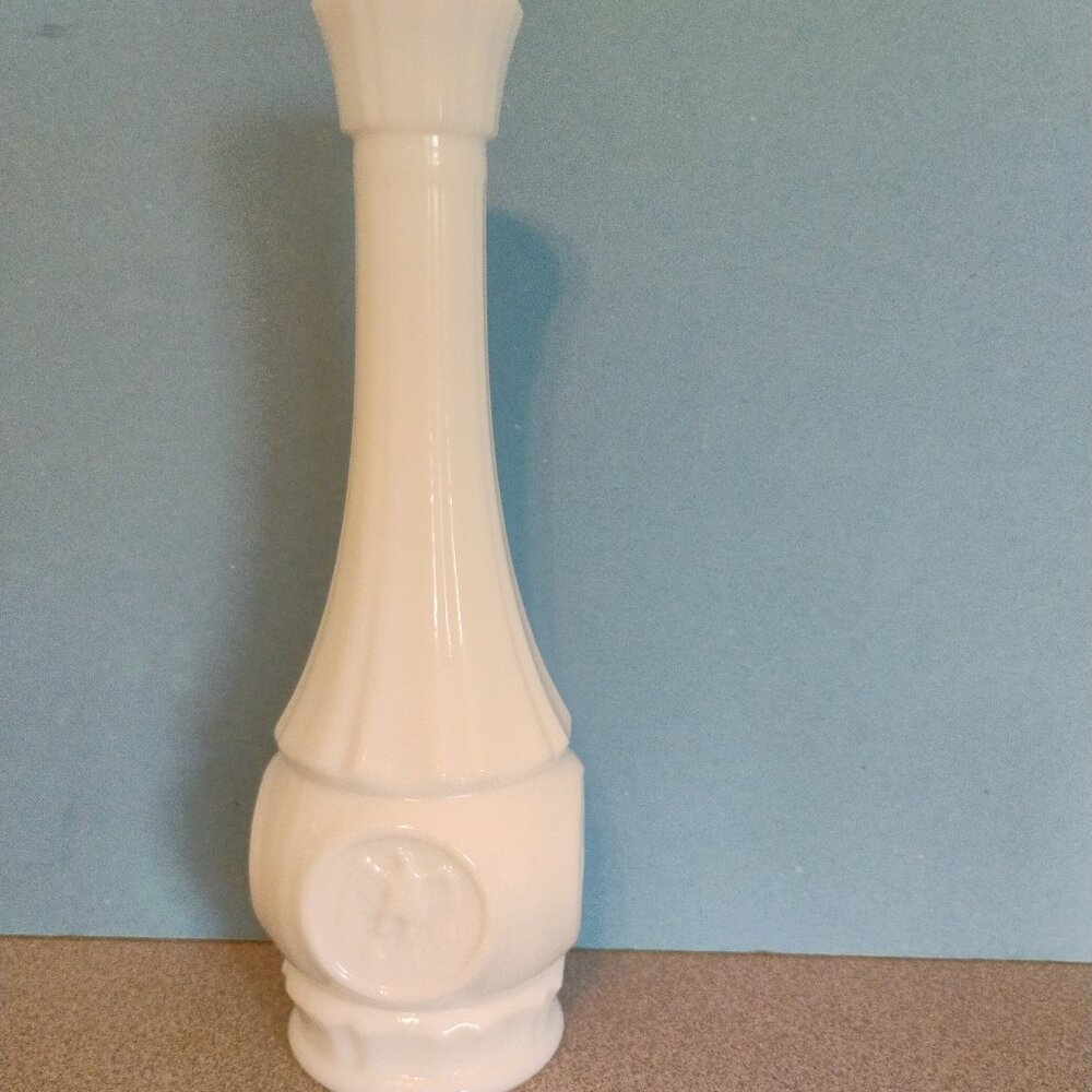 Wheaton Glass Eagle Medallion Pattern Milk Glass Vase